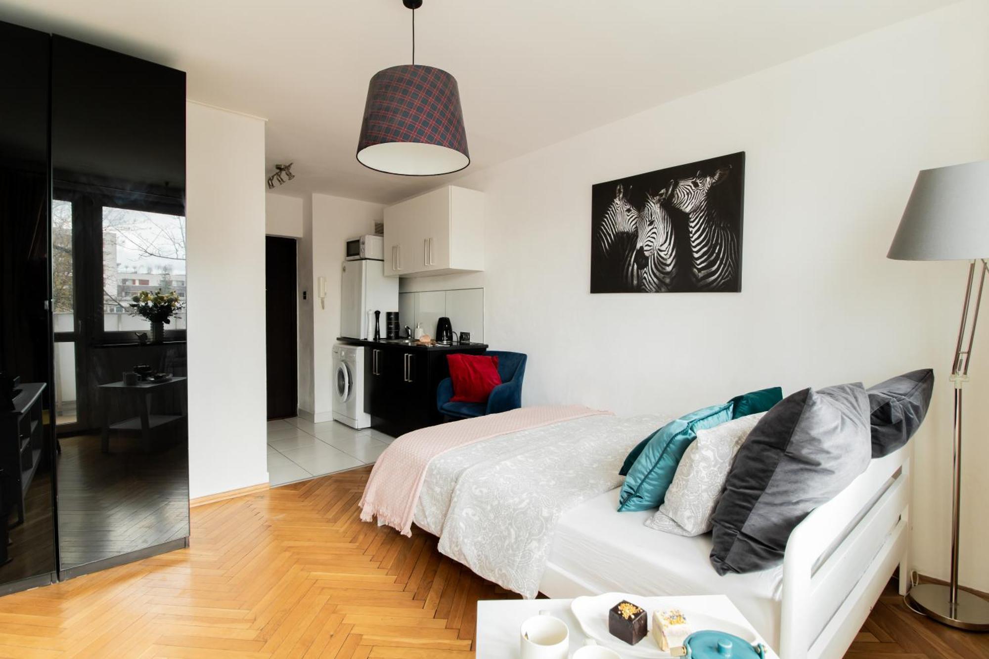 Piotrapartments - Bruna Green City Apartment Варшава Экстерьер фото